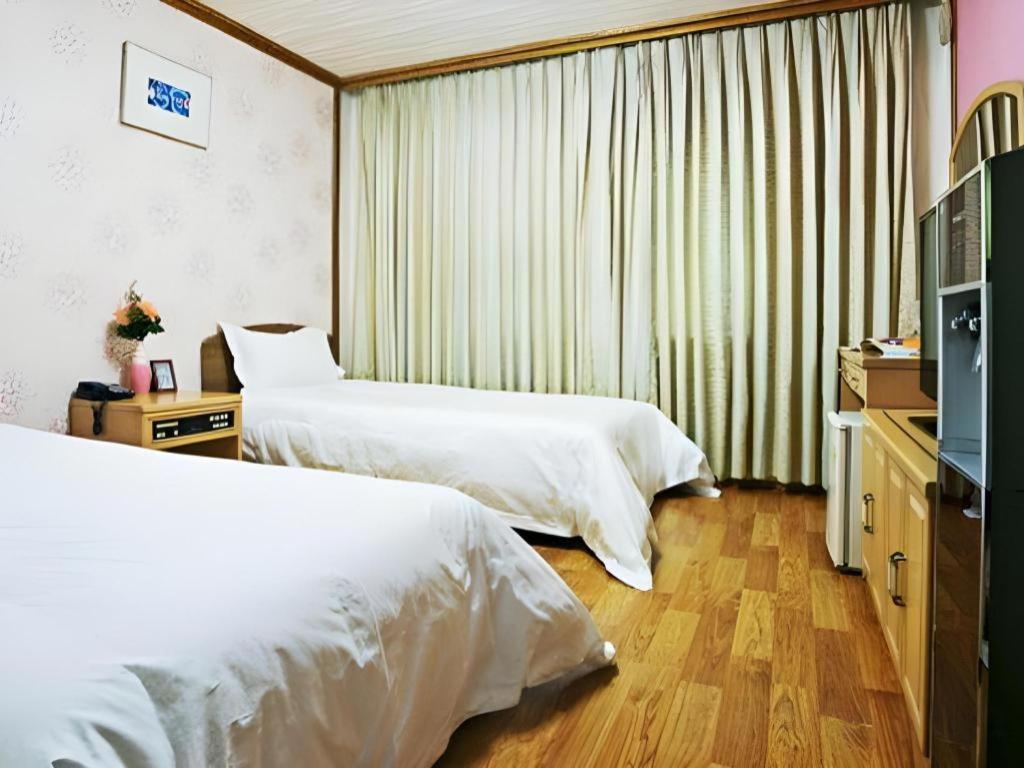 Emerald Hotel Jeju Ngoại thất bức ảnh