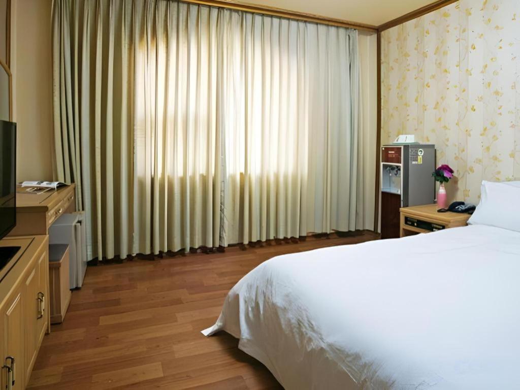 Emerald Hotel Jeju Ngoại thất bức ảnh
