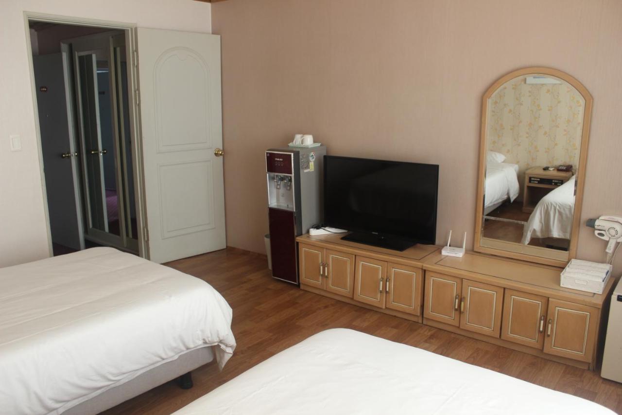 Emerald Hotel Jeju Ngoại thất bức ảnh